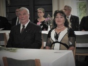 Juhlan alkua odotellaan tässä pöydässä..