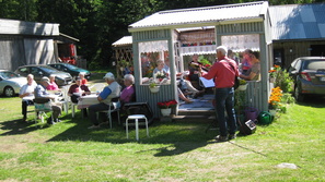14.6-18. Jälleen kesäpäivä Ojalankulmalla, sää suosi ja tunnelmakin oli aurinkoinen 