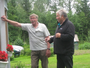 Aiempi ja nykyinen puh.johtaja Ojalankulmalla 2016, heinäkuussa