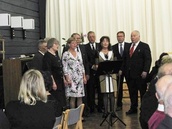 Oma kuoromme esitti kaksi laulua Pekka Leppälän säestyksellä 